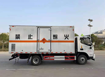 红坪镇爆破器材运输车